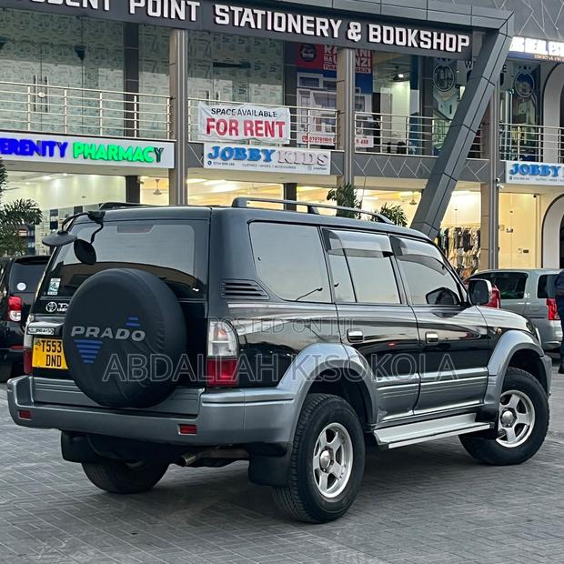 Toyota Land Cruiser Prado 2.7 16V 5dr 2001 Black