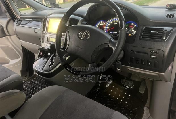 Toyota Alphard 2.4 Petrol FWD 2006 Black