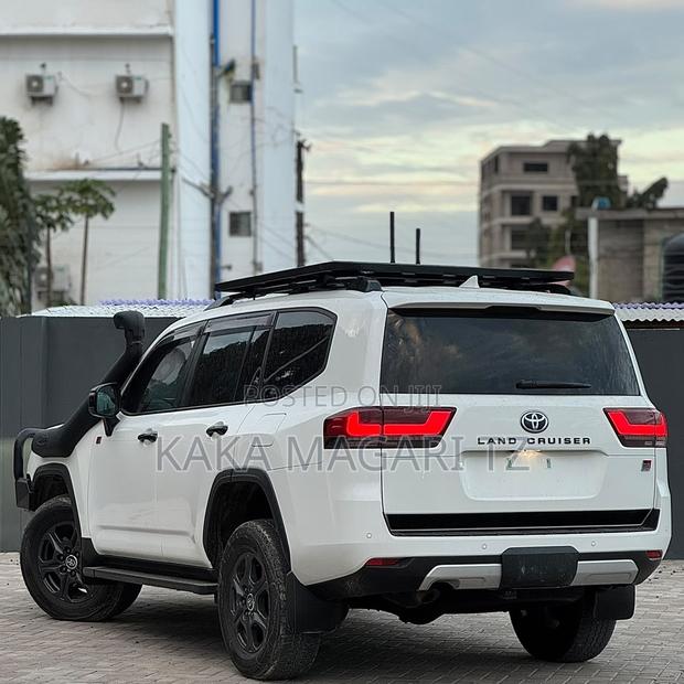 New Toyota Land Cruiser 2024 White