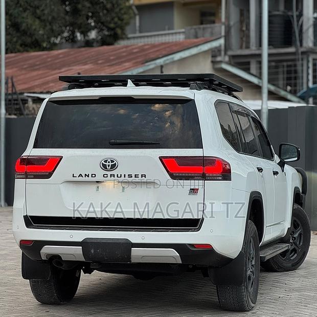 New Toyota Land Cruiser 2024 White