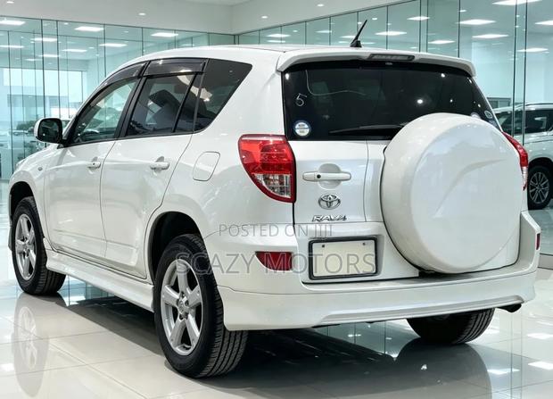 Toyota RAV4 2005 White
