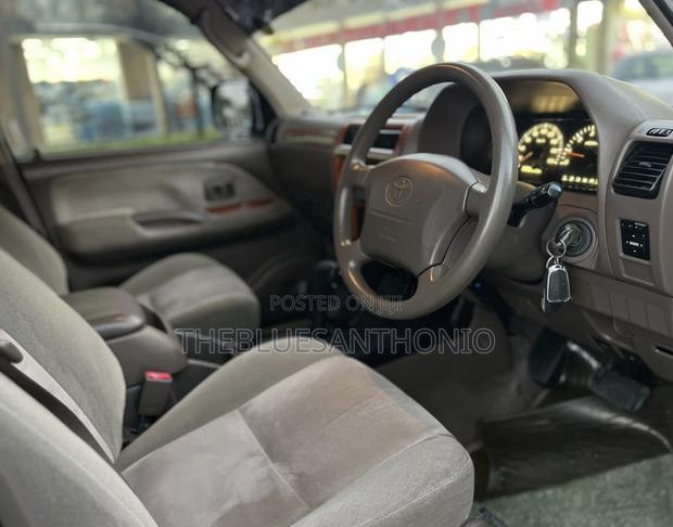 Toyota Land Cruiser Prado 2001 Black