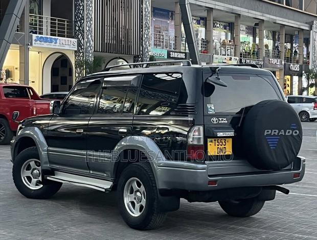 Toyota Land Cruiser Prado 2001 Black
