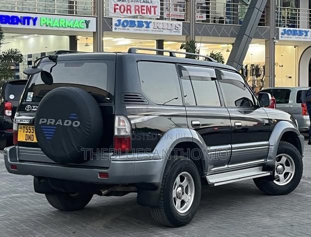 Toyota Land Cruiser Prado 2001 Black