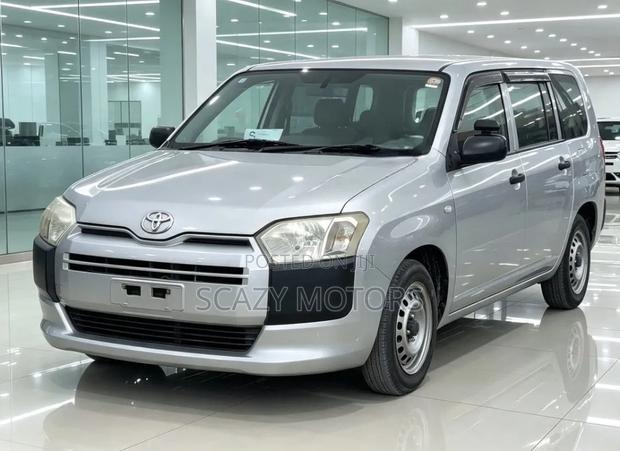 Toyota Succeed 2015 Silver