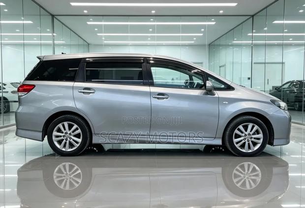 Toyota Wish 2009 Silver
