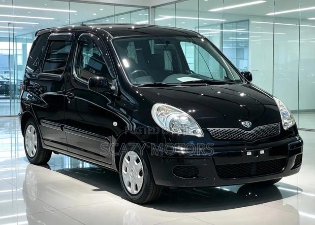 Toyota Fun Cargo 2004 Black