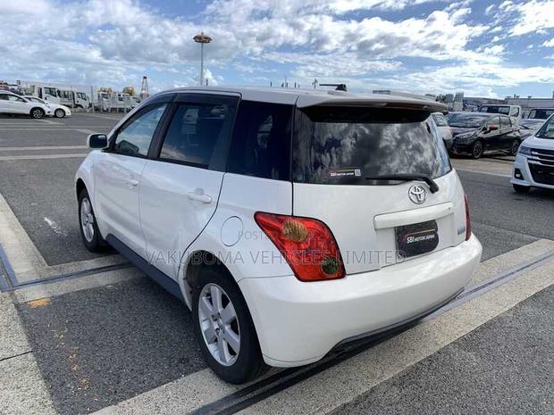 Toyota IST 2002 Pearl