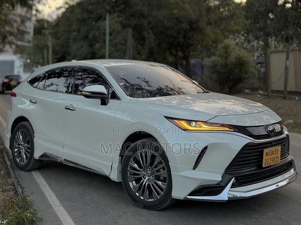 Toyota Harrier 2.0 2021 White