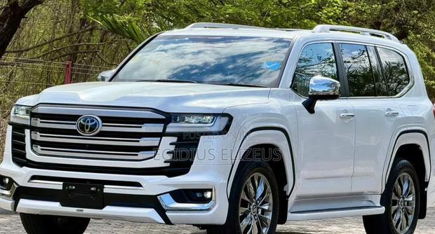 New Toyota Land Cruiser 2025 Gray