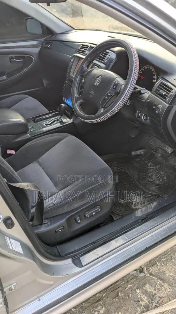 Toyota Crown 2009 Silver