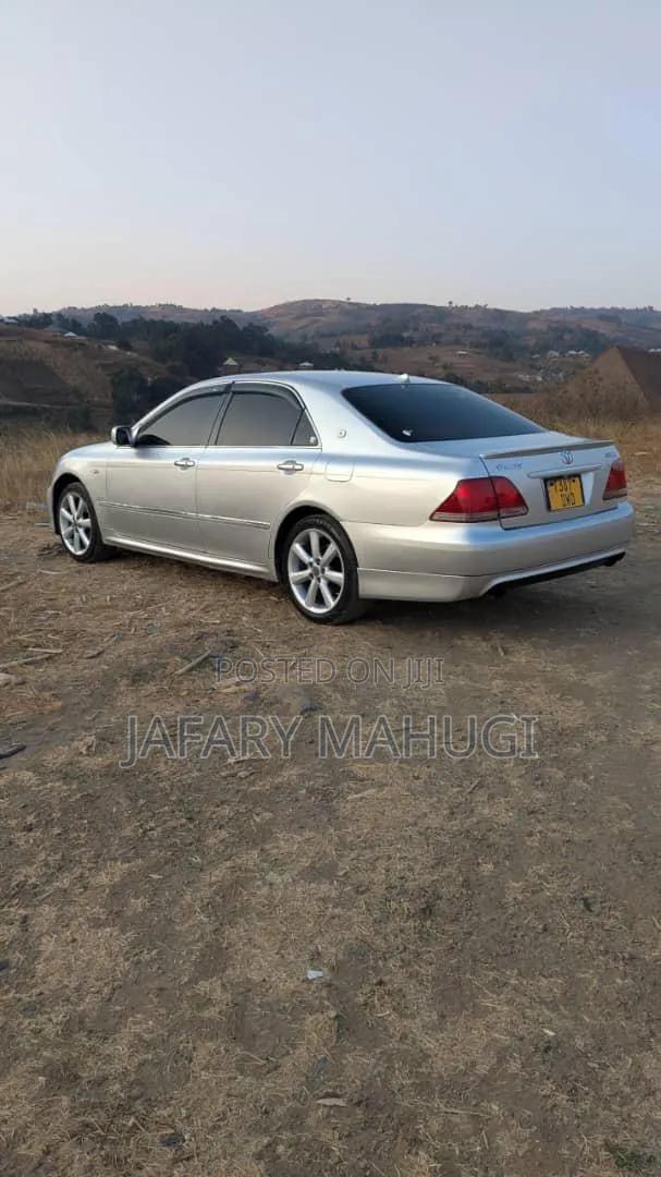 Toyota Crown 2009 Silver