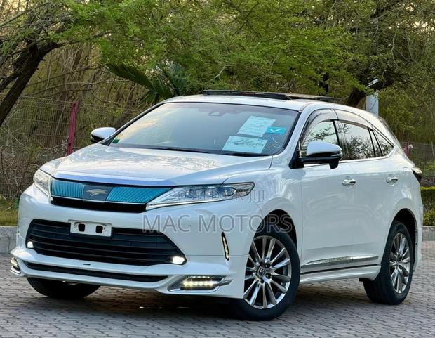 Toyota Harrier 2.0 2017 White
