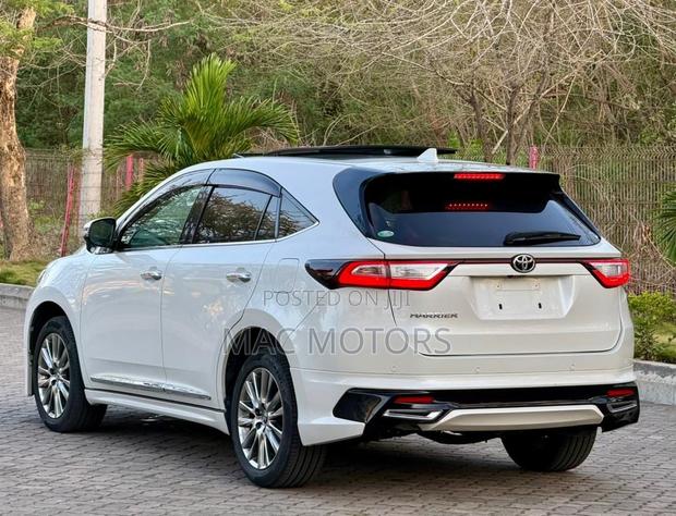 Toyota Harrier 2.0 2017 White