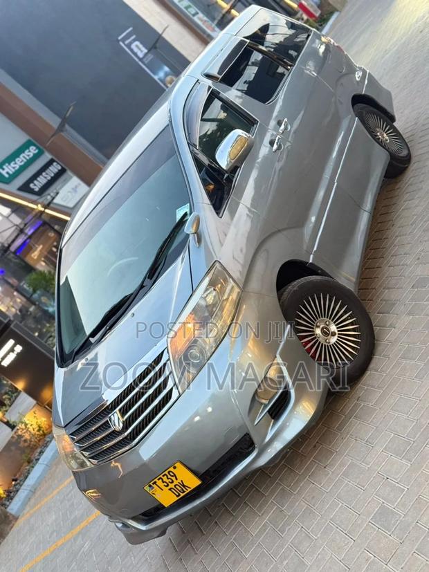 Toyota Alphard 2004 Silver