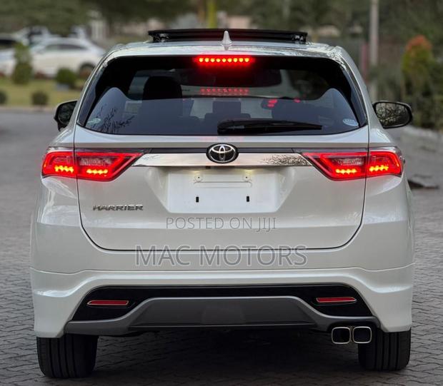 Toyota Harrier 2.0 2016 White