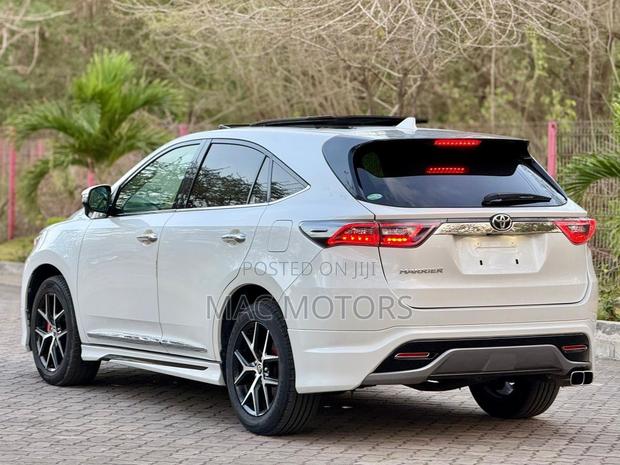 Toyota Harrier 2.0 2016 White