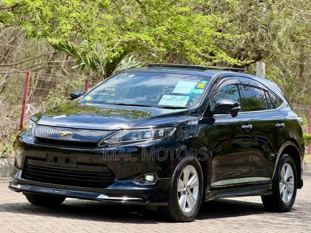 Toyota Harrier 2.0 2017 Black
