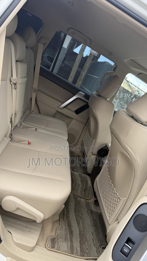 Toyota Land Cruiser Prado 2023 White