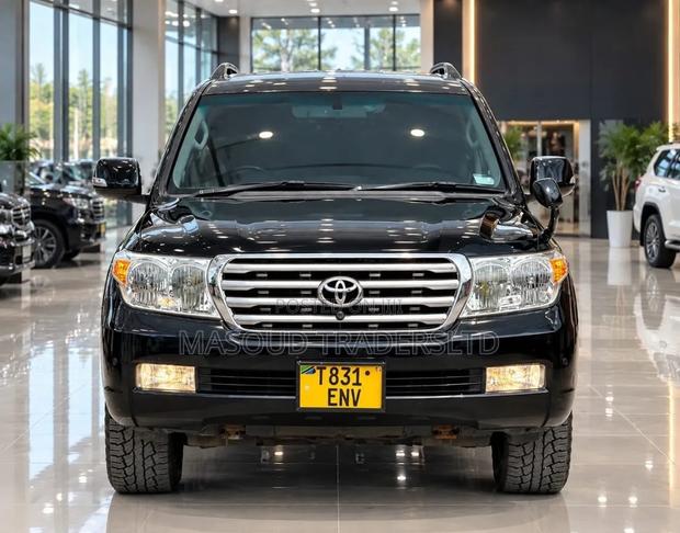 Toyota Land Cruiser 4.6 V8 ZX 2017 Black