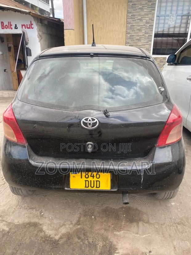 Toyota Vitz 2005 Black