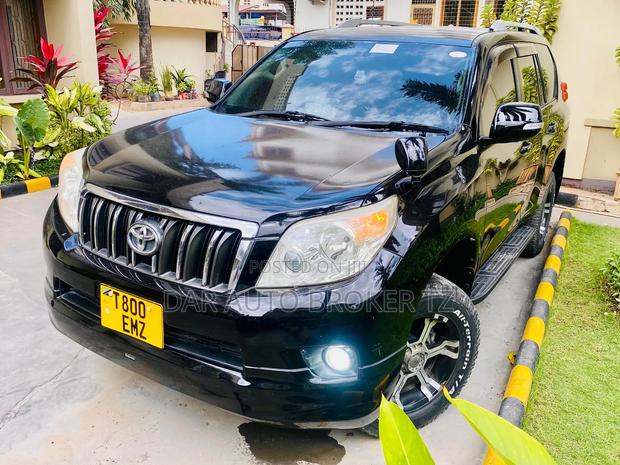 Toyota Land Cruiser Prado 2010 Black
