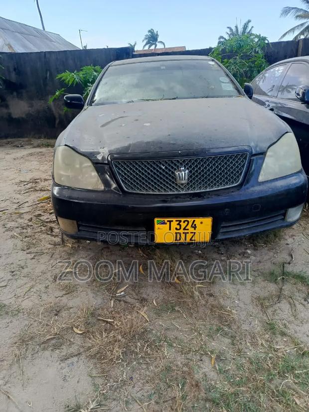Toyota Crown 2003 Black