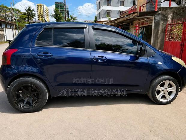 Toyota Vitz 2007 Blue
