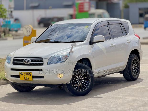 Toyota RAV4 2007 White