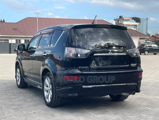 Mitsubishi Outlander 2010 Black