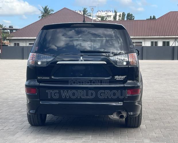 Mitsubishi Outlander 2010 Black