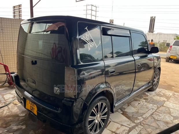 Toyota bB 2004 Black