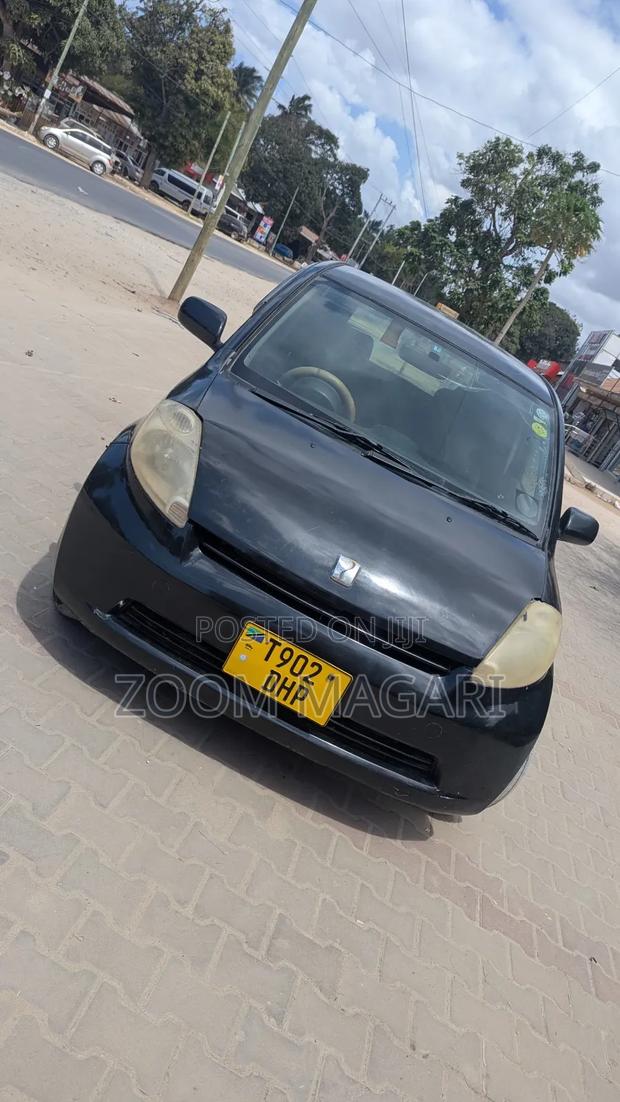 Toyota Passo 2004 Black