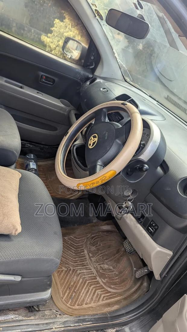 Toyota Passo 2004 Black