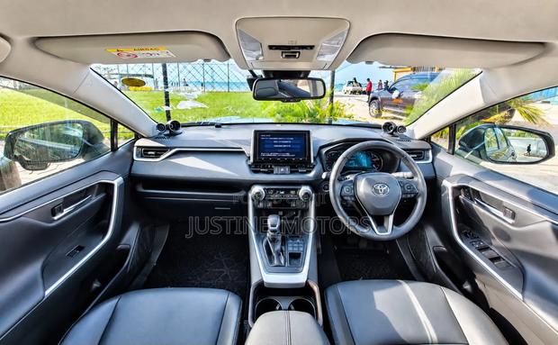 Toyota RAV4 2022 Gray