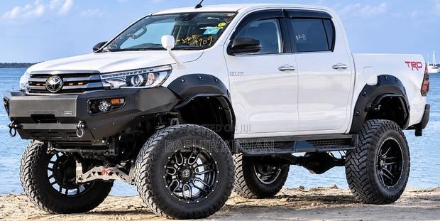 Toyota Hilux Revo Double Cab Deisel 2.4 AWD 2019 White