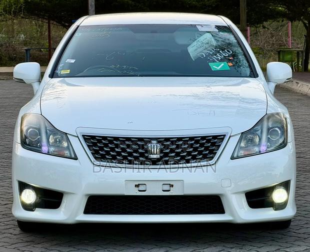 Toyota Crown 2011 White