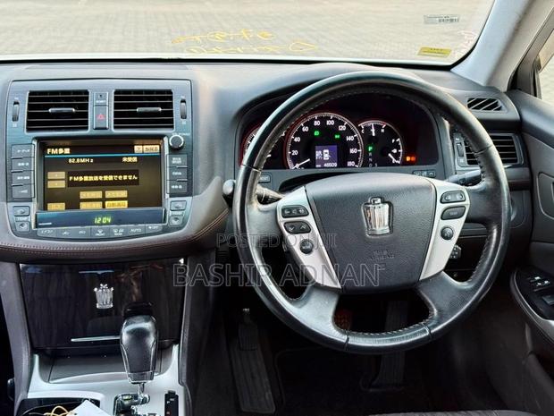 Toyota Crown 2011 White