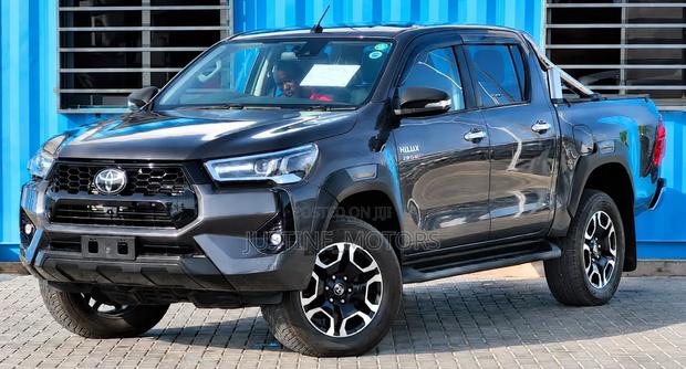 Toyota Hilux 2021 Gray