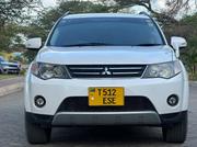 Mitsubishi Outlander 2011 White for sale