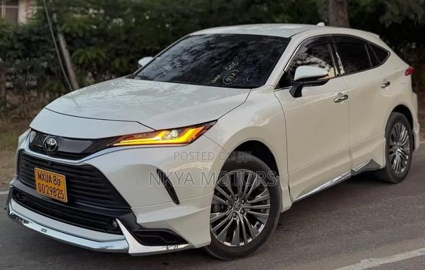 Toyota Harrier 2021 White