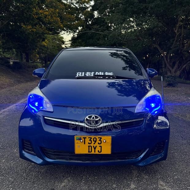 Toyota Ractis 2012 Blue