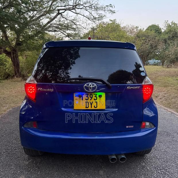 Toyota Ractis 2012 Blue