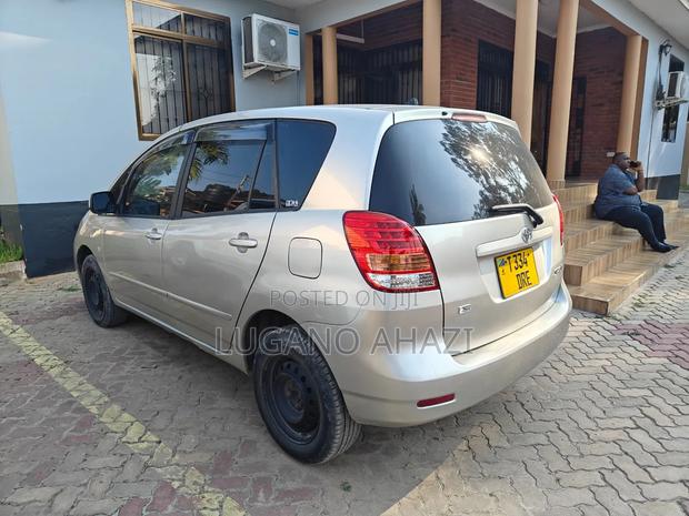 Toyota Corolla Spacio 2003 Silver