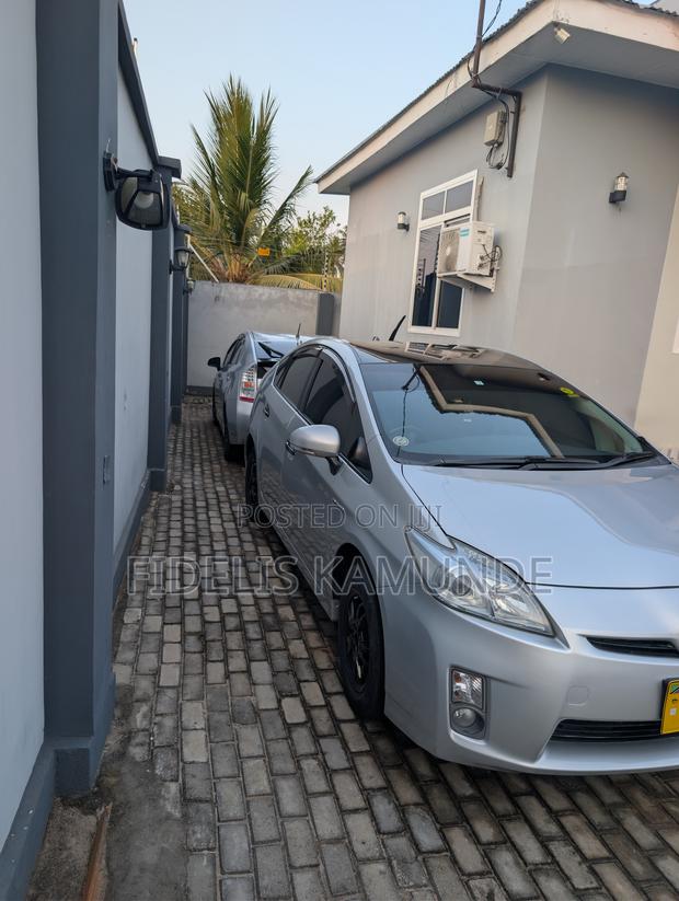 Toyota Prius 2010 Silver
