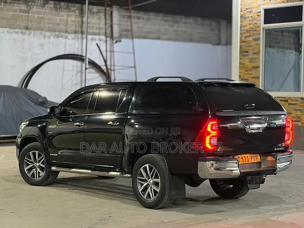 Toyota Hilux 2019 Black