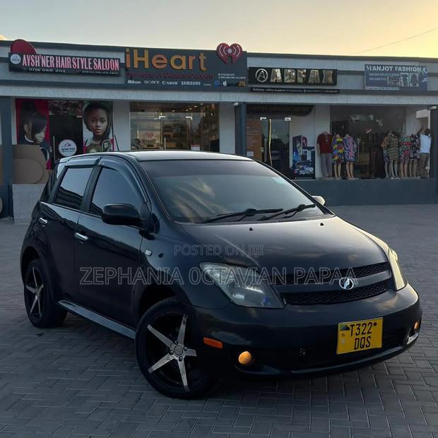 Toyota IST 2005 Black