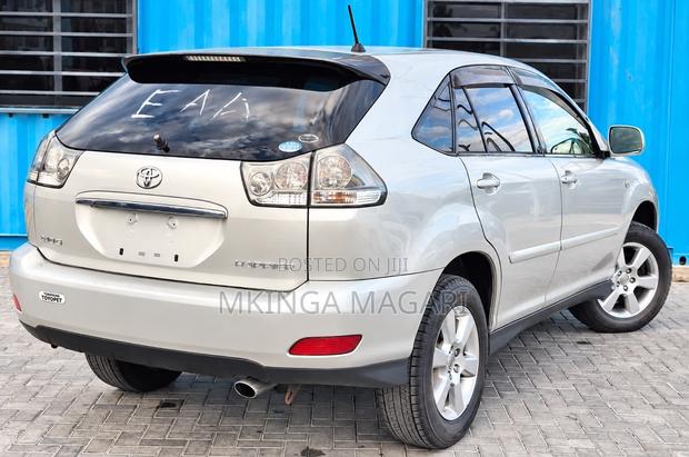 Toyota Harrier 2005 Silver