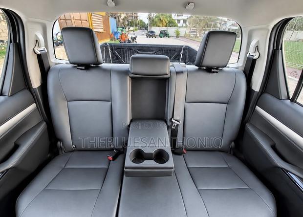 New Toyota Hilux 2025 Pearl