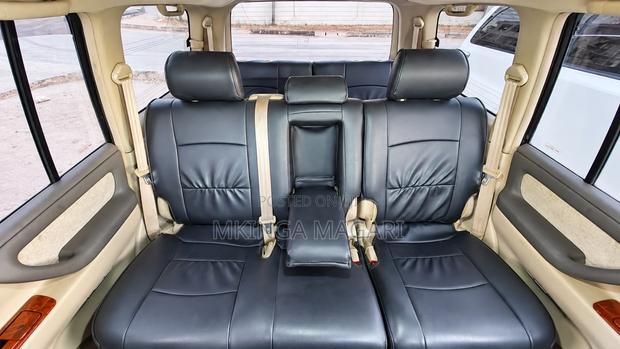 Toyota Land Cruiser 2004 Black